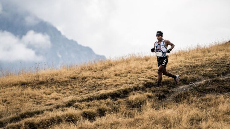 UTMB 2022 competitor trail running downhill